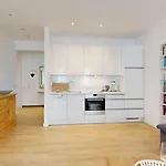 Appartement Strandblick In Binz, Direkt Am Mit Balkon Und Seitlichem Meerblick
