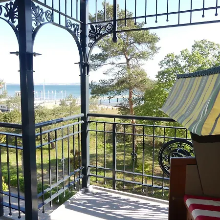 Villa Strandblick In Binz, Fewo Direkt Am Strand Mit Balkon Und Seitlichem Meerblick *