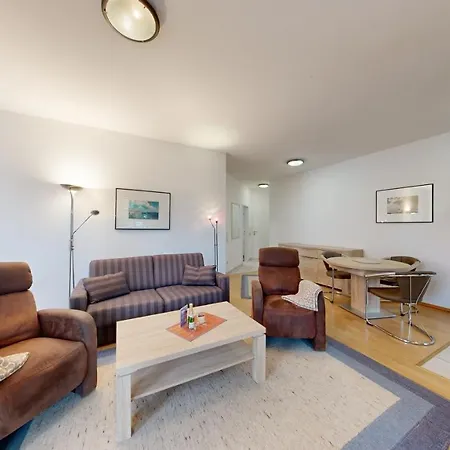 Apartamento Villa Strandblick In Binz, Fewo Direkt Am Strand Mit Balkon Und Seitlichem Meerblick Binz