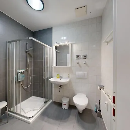 Villa Strandblick In Binz, Fewo Direkt Am Strand Mit Balkon Und Seitlichem Meerblick Apartamento Binz