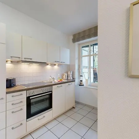 Villa Strandblick In Binz, Fewo Direkt Am Strand Mit Balkon Und Seitlichem Meerblick Apartamento Binz