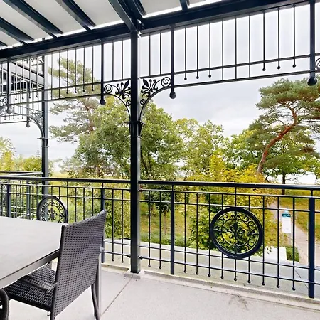 Apartamento Villa Strandblick In Binz, Fewo Direkt Am Strand Mit Balkon Und Seitlichem Meerblick Binz