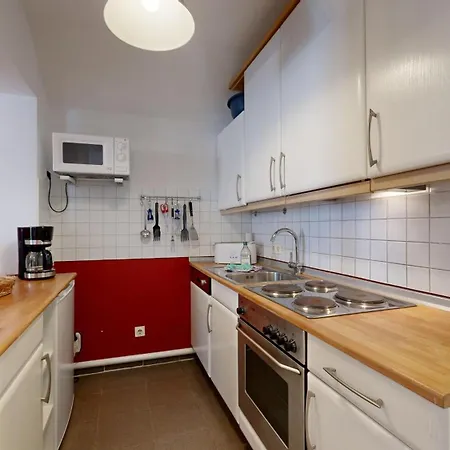 Apartment Strandblick In Binz, Fewos Direkt Am Mit Balkon Und Teilweise Mit Meerblick