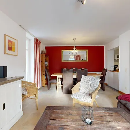 Strandblick In Binz, Fewos Direkt Am Mit Balkon Und Teilweise Mit Meerblick Apartment Binz