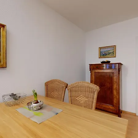 Apartment Strandblick In Binz, Fewos Direkt Am Mit Balkon Und Teilweise Mit Meerblick