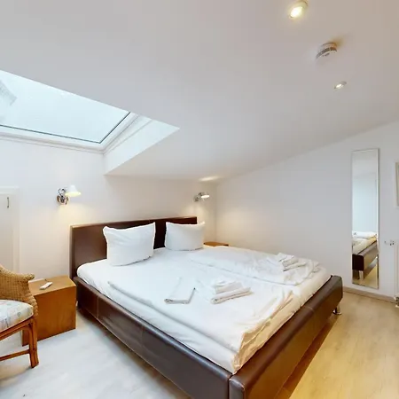 Villa Strandblick In Binz, Fewo Direkt Am Strand Mit Balkon Und Seitlichem Meerblick Apartamento Binz