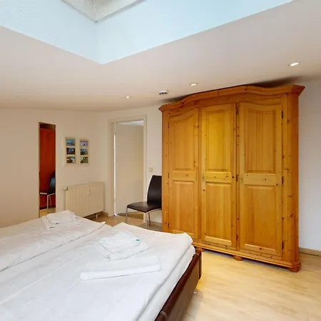 Apartamento Villa Strandblick In Binz, Fewo Direkt Am Strand Mit Balkon Und Seitlichem Meerblick Binz