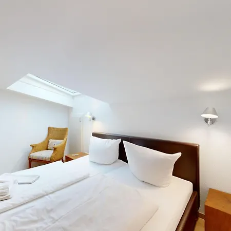 Apartamento Villa Strandblick In Binz, Fewo Direkt Am Strand Mit Balkon Und Seitlichem Meerblick Binz