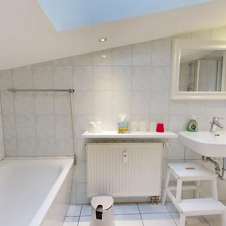 Villa Strandblick In Binz, Fewo Direkt Am Strand Mit Balkon Und Seitlichem Meerblick * Binz