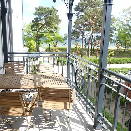 Villa Strandblick In Binz, Fewo Direkt Am Strand Mit Balkon Und Seitlichem Meerblick * Binz