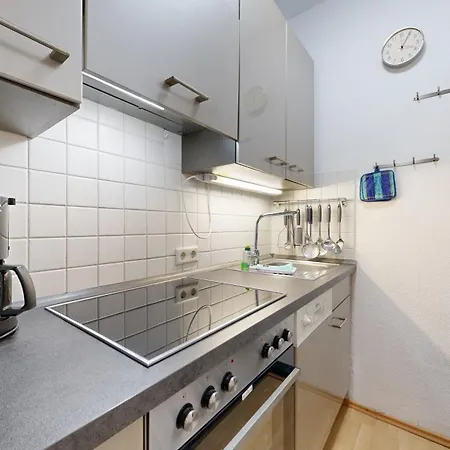 Villa Strandblick In Binz, Fewo Direkt Am Strand Mit Balkon Und Seitlichem Meerblick * بينز