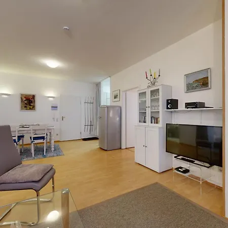 Apartamento Villa Strandblick In Binz, Fewo Direkt Am Strand Mit Balkon Und Seitlichem Meerblick