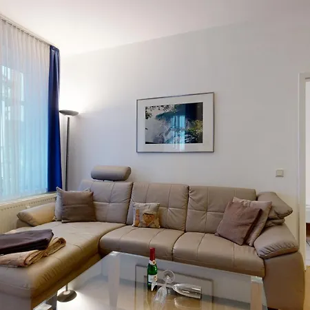 Apartmán Villa Strandblick In Binz, Fewo Direkt Am Strand Mit Balkon Und Seitlichem Meerblick Binz