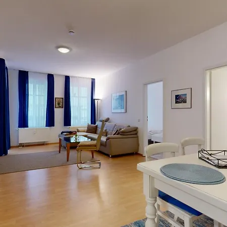 Villa Strandblick In Binz, Fewo Direkt Am Strand Mit Balkon Und Seitlichem Meerblick Apartamento *