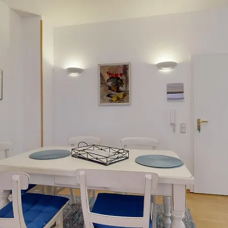 Apartmán Villa Strandblick In Binz, Fewo Direkt Am Strand Mit Balkon Und Seitlichem Meerblick Binz