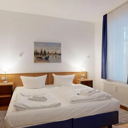 Villa Strandblick In Binz, Fewo Direkt Am Strand Mit Balkon Und Seitlichem Meerblick Apartmán *