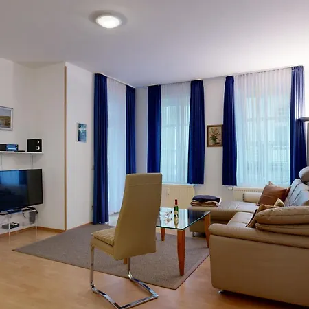 Villa Strandblick In Binz, Fewo Direkt Am Strand Mit Balkon Und Seitlichem Meerblick Apartmán