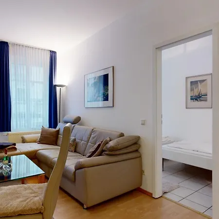 Villa Strandblick In Binz, Fewo Direkt Am Strand Mit Balkon Und Seitlichem Meerblick