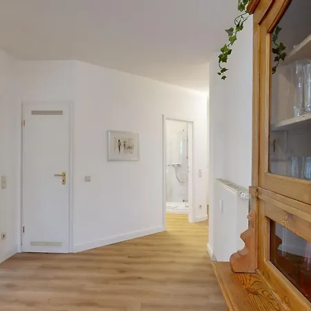 Villa Strandblick In Binz, Fewo Direkt Am Strand Mit Balkon Und Seitlichem Meerblick * Binz