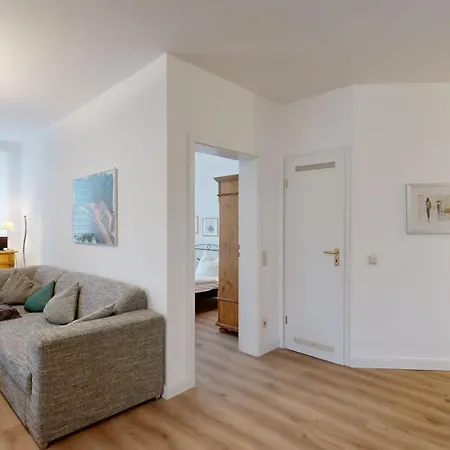 Apartamento Villa Strandblick In Binz, Fewo Direkt Am Strand Mit Balkon Und Seitlichem Meerblick