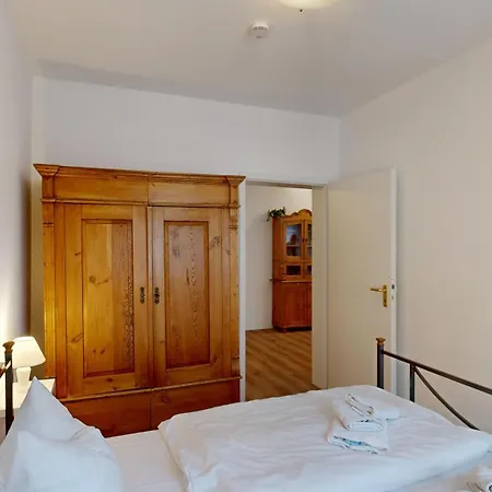 Villa Strandblick In Binz, Fewo Direkt Am Strand Mit Balkon Und Seitlichem Meerblick Binz