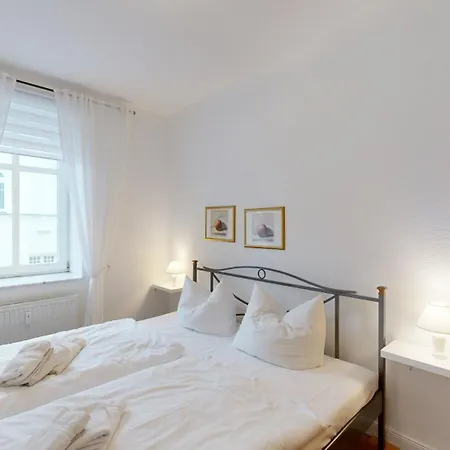 Villa Strandblick In Binz, Fewo Direkt Am Strand Mit Balkon Und Seitlichem Meerblick Apartmán