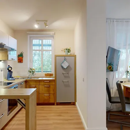 Apartmán Villa Strandblick In Binz, Fewo Direkt Am Strand Mit Balkon Und Seitlichem Meerblick *