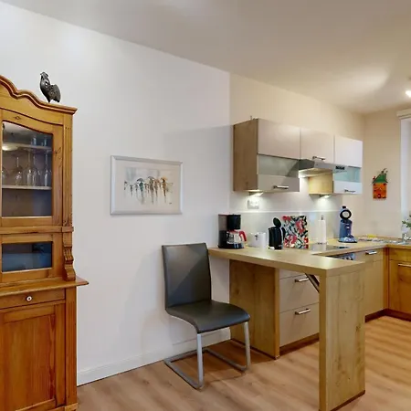 Villa Strandblick In Binz, Fewo Direkt Am Strand Mit Balkon Und Seitlichem Meerblick * Binz