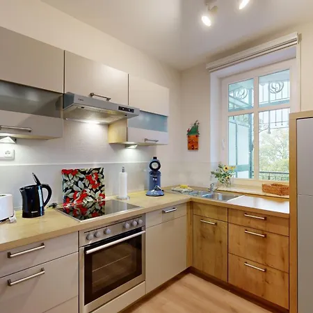 Villa Strandblick In Binz, Fewo Direkt Am Strand Mit Balkon Und Seitlichem Meerblick Apartamento