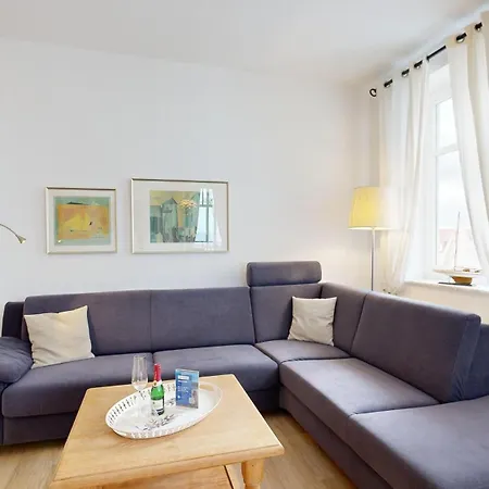 Apartment Strandblick In Binz, Fewos Direkt Am Mit Balkon Und Teilweise Mit Meerblick