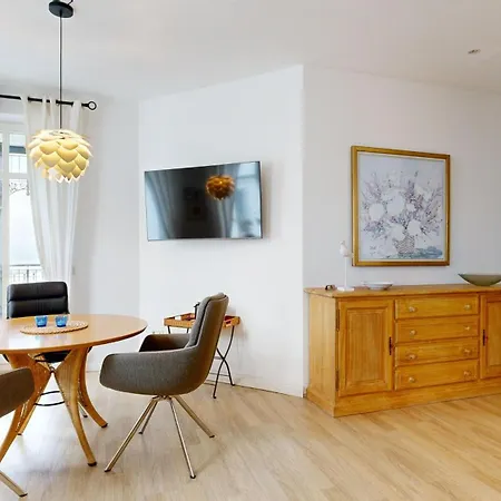 Strandblick In Binz, Fewos Direkt Am Mit Balkon Und Teilweise Mit Meerblick Apartment Binz