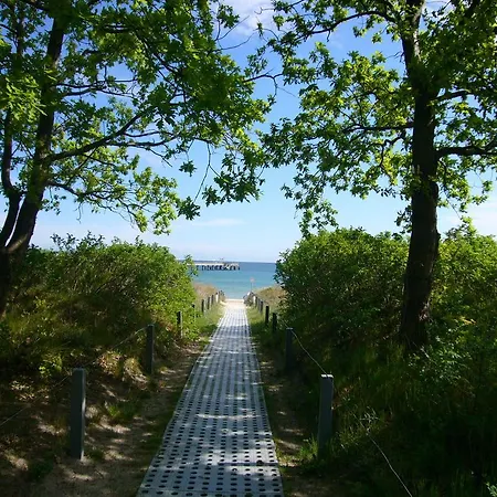Villa Strandblick In Binz, Fewo Direkt Am Strand Mit Balkon Und Seitlichem Meerblick * Binz